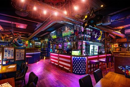Bar counter at Happy Elefante